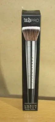 Urban Decay Pro Diffusing Highlighter Brush F-106