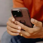 Peak Design Everyday Fabric Case for iPhone 15 - Redwood