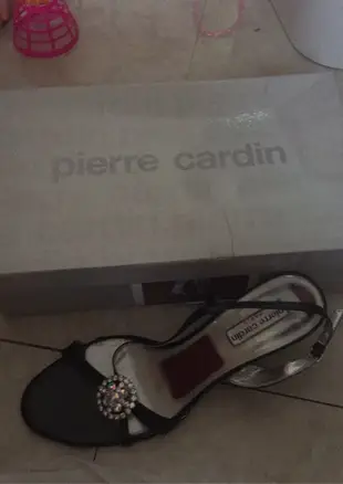 Pierre Cardin真皮涼鞋