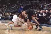 Philadelphia 76ers Allen Iverson getting loose ball vs Washington - Old Photo