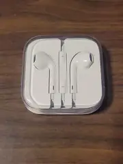 NEW Authentic Apple Wired iPhone iPad IPod Ear Buds | White Buds