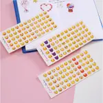 表情裝飾貼 12入 文具用品 EMOJI表情貼紙 夢幻貼紙 吉他貼紙 信封貼紙 卡通貼紙 行李箱貼紙 安全帽貼紙