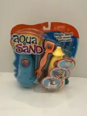 NIP Aqua Sand - Blue & Yellow - Magic Sand That Never Gets Wet Spin Master Toy