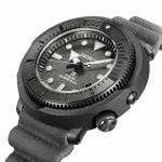 【金台鐘錶】SEIKO 精工錶 鮪魚罐頭 46MM 太陽能 200M 潛水錶 膠帶 (黑X灰) SNE563P1