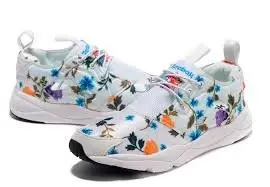 Reebok FuryLite SR 印碎花透氣網慢跑鞋(白彩) V63575