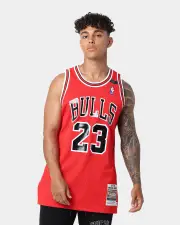 [MITCHELL & NESS] Mitchell & Ness Chicago Bulls Michael Jordan #23 '91-'92 Authentic Jersey Red - Size M M Red