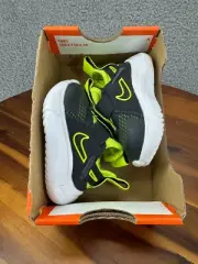 Nike Boy's Flex Plus (TD) Game Toddler Size 2C Slip On Sneakers Gray Green Shoes