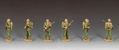 USMC064 Standing Reading Marine by King and Country