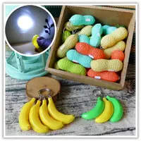 在飛比找樂天市場購物網優惠-香蕉LED鑰匙圈 水果造型led燈 手電筒鑰匙圈 迷你手電筒