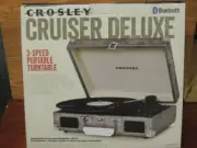 CROSLEY CRUISER DELUXE PORTABLE TURNTABLE