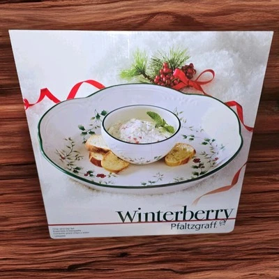 Pfaltzgraff Winterberry 14" Chip & Dip Bowl Set Christmas Holly 14" Serving Tray