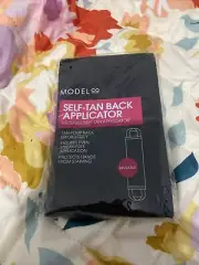 Model Co: Self-Tan Back Applicator Black Acc573