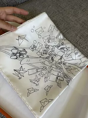 NEW HERMES Blanc / Noir / Gris 100% SILK Flagship Scarf 90 w/ Receipt