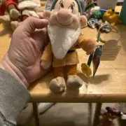 Vintage Applause Disney Bashful Dwarf Bean Bag Plush With Daisy Flower In Hand