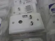 JONSA OUTLET TRIPLE WALL PLATE 2XF TO F FEMALE 1 X PAL FEMALE 3GHZ FOXTEL