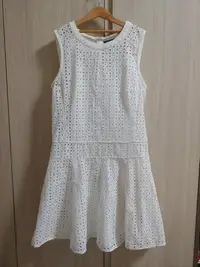 在飛比找Yahoo!奇摩拍賣優惠-DKNY 白色雕花鏤空洋裝 6號
