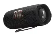 JBL Flip 6 Portable Waterproof Bluetooth Speaker black brand new