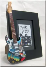 DAVID GILMOUR Pink Floyd the Wall Miniature Guitar Frame