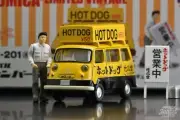 [TOMICA LIMITED VINTAGE LV-201a 1/64] SUBARU SAMBAR LIGHT VAN w/ Figure Hot dog