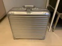 在飛比找Yahoo!奇摩拍賣優惠-Rimowa Topas 二輪 商務箱 登機箱 公事箱 旅行