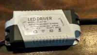 在飛比找Yahoo!奇摩拍賣優惠-led 18-24w 驅動器.電源.driver.(全電壓3