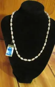 new VTG choker MARVELLA by MONET bead strand Necklace LUCITE white pink gold tne