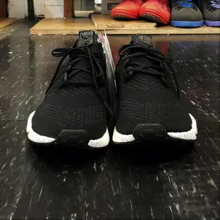 adidas Consortium SNEAKER EXCHANGE - INVINCIBLE x A Ma Maniere NMD_R2 S.E. 三方聯名 黑色 黑白 CM7879