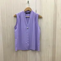 在飛比找Yahoo!奇摩拍賣優惠-【愛莎＆嵐】Honor 女 紫色V領上衣 / S  1120