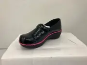 Smitten Heart Throb Black Size US5 Clog - New w/ Box