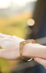 [Eden Presley] Horizon 14K Yellow Gold Diamond, Sapphire Bangle