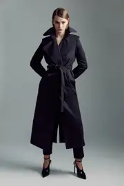 the classic trench in black