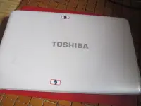 在飛比找露天拍賣優惠-Toshiba L850 i5 筆電 零件機