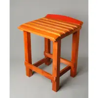 在飛比找momo購物網優惠-【MU LIFE 荒木雕塑藝品】復古課桌椅-生活彩椅板凳(復
