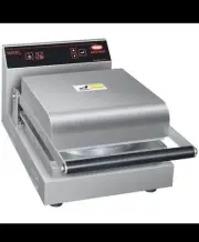Hatco RWM-1B 7 Round Belgian Waffle Maker - 120V, 900W