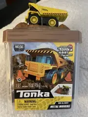 Tonka Metal Movers Dirt & Dig Playset with Dump Truck and Magic Sand
