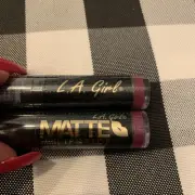 LA GIRL MATTE FLAT VELVET LIPSTICK GLC823 VA VOOM sealed Set Of 2
