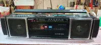 在飛比找Yahoo!奇摩拍賣優惠-(五角銅板)罕見早期日本製 SONY CFS-DW60手提音