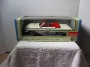 1/18 SUNSTAR '64 FORD GALAXIE 500