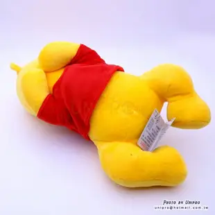 【UNIPRO】迪士尼 小熊維尼 Winnie the Pooh 側趴姿 蜜蜂 維尼 絨毛玩偶 娃娃 32公分