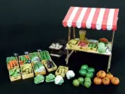 Plus Model 1/35 Portable Vegetable Market Stand w/Vegetables, Crates & Scale 580