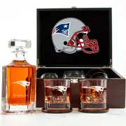 New England Patriots - Engraved Football Whiskey Decanter 2 Glasses In Wood Box