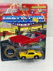 1994 JOHNNY LIGHTNING MUSCLE CARS 1972 NOVA SS NEW ON CARD