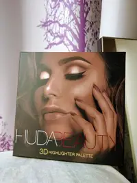 在飛比找Yahoo!奇摩拍賣優惠-降！880含運 2018新上市 HUDA BEAUTY 3D