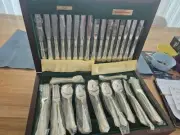 ONEIDA 59 Piece Croyden Cutlery Set