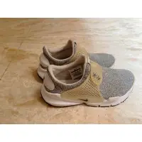 在飛比找蝦皮購物優惠-二手Nike球鞋(Nike sock dart)