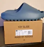 YEEZY SLIDE Sandals