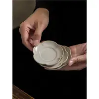 在飛比找ETMall東森購物網優惠-日式復古粗陶冰裂開片釉陶瓷杯墊梅花冰晶效果手工杯托茶托茶盤