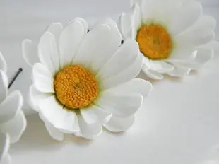 Daisy hair pins Flower bobby pins Wedding hair piece for bride