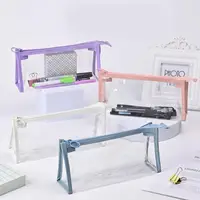 在飛比找momo購物網優惠-【PS Mall】莫蘭迪色PVC透明三角拉鍊筆袋 化妝包 收
