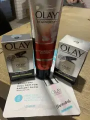 NEW sealed Olay Womens Anti Ageing Skincare Package Day Cream mask Regenerist